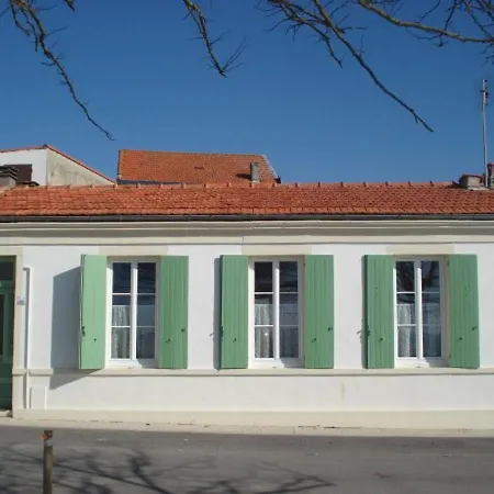 Holiday home Maison De Pecheur Front De Avec Cour, 3 - Fr-1-709-44 *
