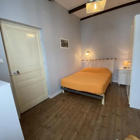 Holiday home Maison De Pecheur Front De Avec Cour, 3 - Fr-1-709-44